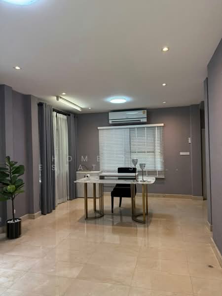 Moobaan Tararom Huamark, Bangkok, Tararom Huamark Soi 1, Phlapphla, Wang Thonglang, Bangkok, 3 Bedrooms, 300 sqm, Single Detached House For Rent, by HOME Real Estate Service, 500419310 - DDproperty.com