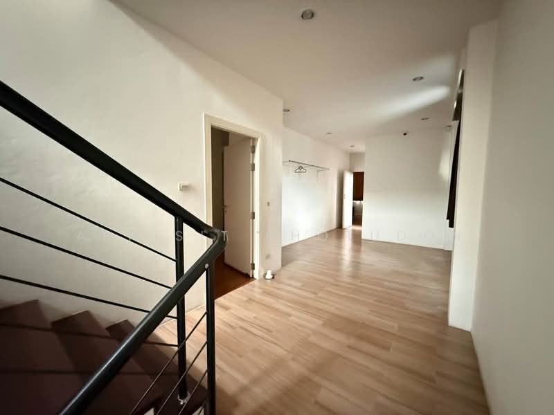 บ้าน 4-ห้องนอน, กรุงเทพ, บางกะปิ, ห้วยขวาง, กรุงเทพ, 400 ตร.ม., บ้านเดี่ยว ขาย, โดย Aphisit Khotudon, 500419336 - DDproperty.com