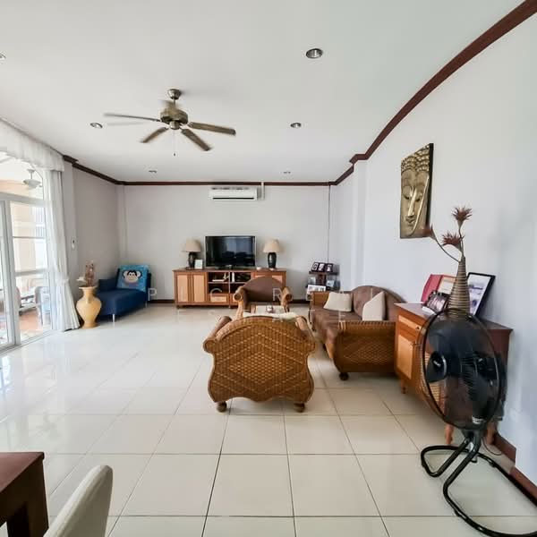 Pool Villa for Sale Pratumnak Pattaya Near Thappraya Road, Chon Buri (Pattaya), Bang Lamung, Bang Lamung (Pattaya), Chon Buri (Pattaya), 4 Bedrooms, 660 sqm, Villa For Sale, by PLC real estate, 500419360 - DDproperty.com
