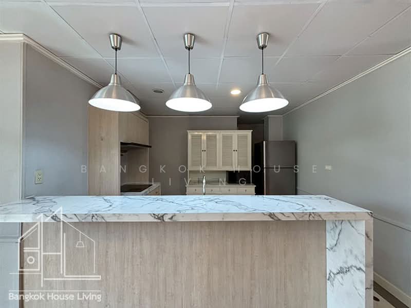 Aramvej Apartment, Bangkok, 181 Soi Sukhumvit 49/11, Khlong Tan Nua, Watthana, Bangkok, 4 Bedrooms, 260 sqm, Condo For Rent, by Bangkok House Living, 500419376 - DDproperty.com