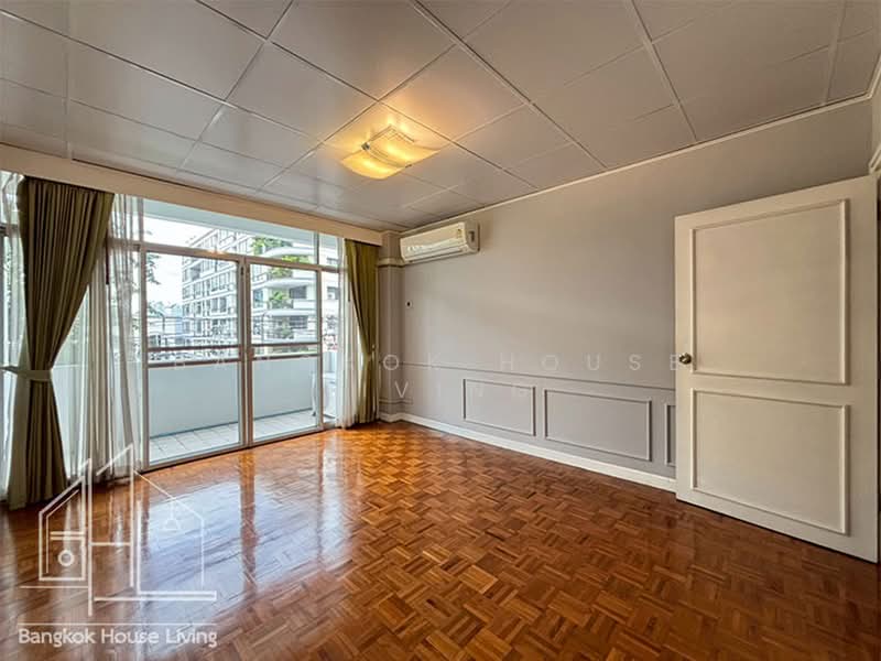 Aramvej Apartment, Bangkok, 181 Soi Sukhumvit 49/11, Khlong Tan Nua, Watthana, Bangkok, 4 Bedrooms, 260 sqm, Condo For Rent, by Bangkok House Living, 500419376 - DDproperty.com
