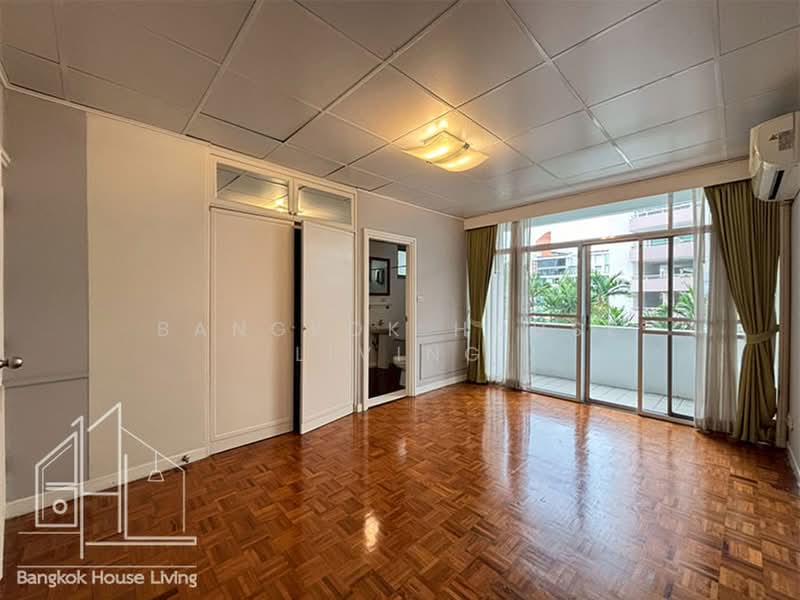 Aramvej Apartment, Bangkok, 181 Soi Sukhumvit 49/11, Khlong Tan Nua, Watthana, Bangkok, 4 Bedrooms, 260 sqm, Condo For Rent, by Bangkok House Living, 500419376 - DDproperty.com