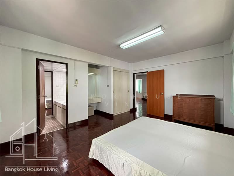 G.S.Mansion, Bangkok, 1 Sukhumvit 35 Alley, Khlong Tan Nua, Watthana, Bangkok, 2 Bedrooms, 180 sqm, Condo For Rent, by Bangkok House Living, 500419401 - DDproperty.com