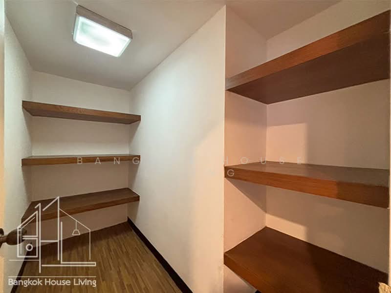 Baan Sawasdee, Bangkok, 42-1 Soi Sukhumvit 31, Khlongtoei Nua, Watthana, Bangkok, 3 Bedrooms, 278 sqm, Condo For Rent, by Bangkok House Living, 500419442 - DDproperty.com