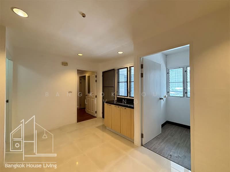 Baan Sawasdee, Bangkok, 42-1 Soi Sukhumvit 31, Khlongtoei Nua, Watthana, Bangkok, 3 Bedrooms, 278 sqm, Condo For Rent, by Bangkok House Living, 500419442 - DDproperty.com
