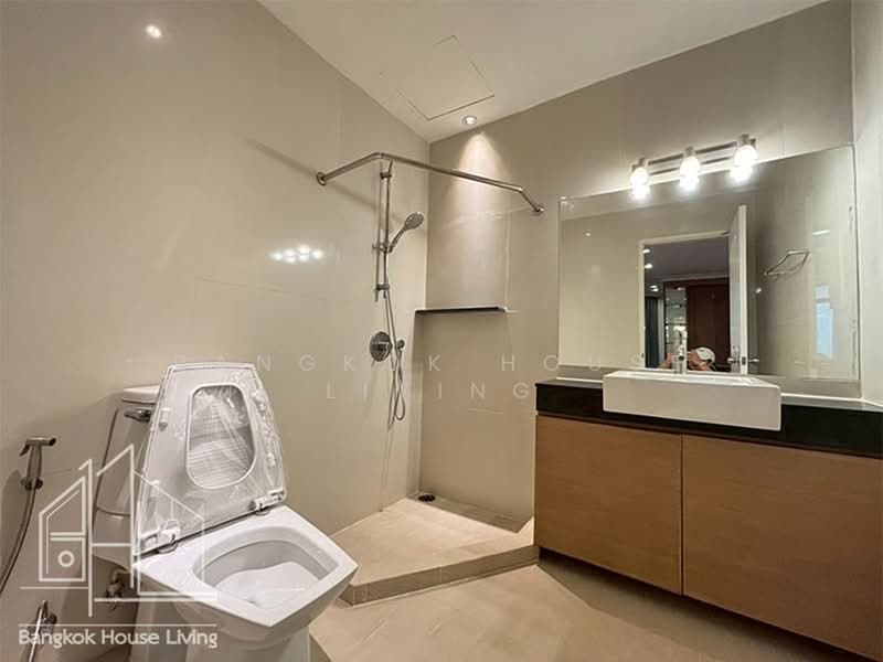 Baan Sawasdee, Bangkok, 42-1 Soi Sukhumvit 31, Khlongtoei Nua, Watthana, Bangkok, 3 Bedrooms, 278 sqm, Condo For Rent, by Bangkok House Living, 500419442 - DDproperty.com