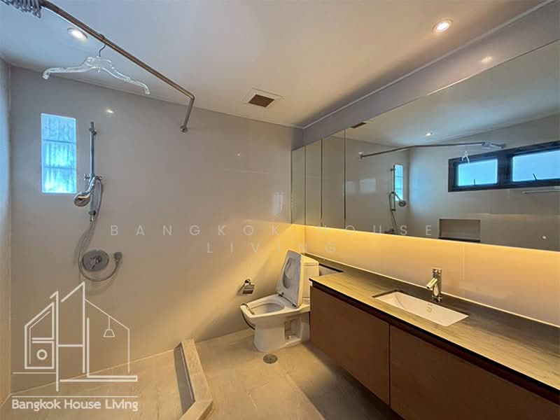 Baan Sawasdee, Bangkok, 42-1 Soi Sukhumvit 31, Khlongtoei Nua, Watthana, Bangkok, 3 Bedrooms, 278 sqm, Condo For Rent, by Bangkok House Living, 500419442 - DDproperty.com