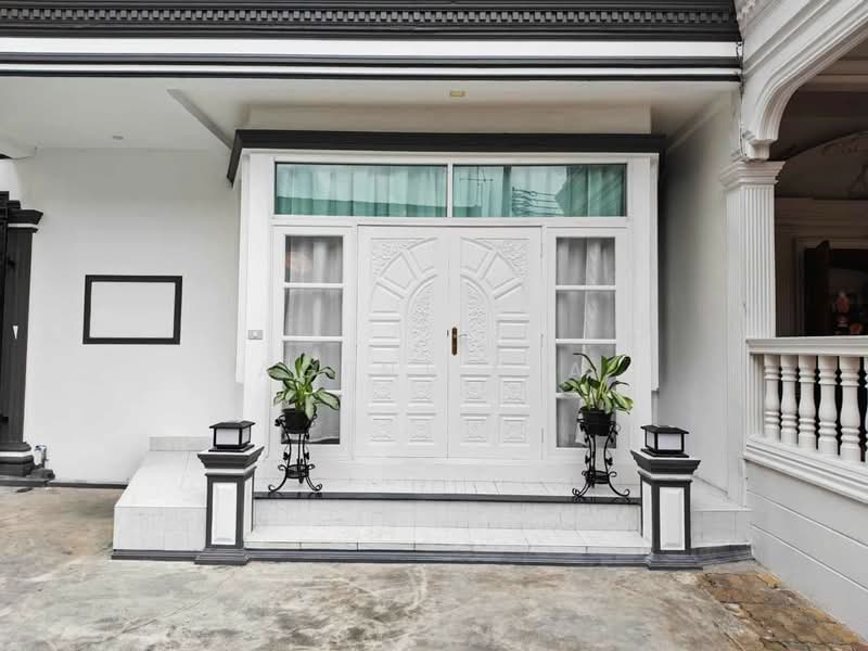 Newly Renovated House for Rent on Sathu Pradit Road, Rama 3 (SPSAD4085), Bangkok, Bang Pong Pang, Yan Nawa, Bangkok, 6 Bedrooms, 400 sqm, Single Detached House For Rent, by Agent Pla, 500419531 - DDproperty.com