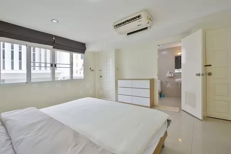 Detached House Sukhumvit 31, Bangkok, Khlong Tan Nua, Watthana, Bangkok, 5 Bedrooms, 400 sqm, Single Detached House For Rent, by HOME Real Estate Service, 500419540 - DDproperty.com