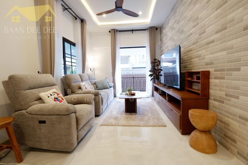Luxury Pool Villa for Rent near Jedyord plaza, Chiang Mai Rental Price: 68,000 THB / month No.2P005, Chiang Mai, Chang Phuak, Muang Chiang Mai, Chiang Mai, 4 Bedrooms, 180 sqm, Single Detached House For Rent, by Baandeedee Chiangmai, 500419553 - DDproperty.com