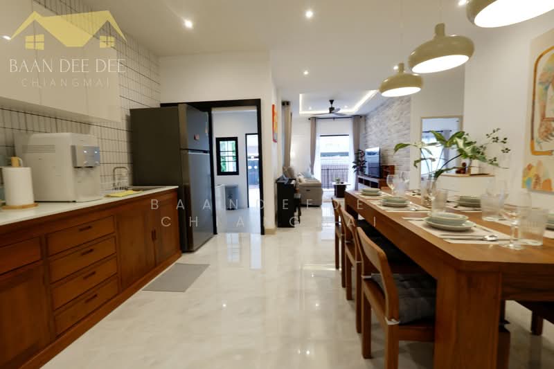 Luxury Pool Villa for Rent near Jedyord plaza, Chiang Mai Rental Price: 68,000 THB / month No.2P005, Chiang Mai, Chang Phuak, Muang Chiang Mai, Chiang Mai, 4 Bedrooms, 180 sqm, Single Detached House For Rent, by Baandeedee Chiangmai, 500419553 - DDproperty.com
