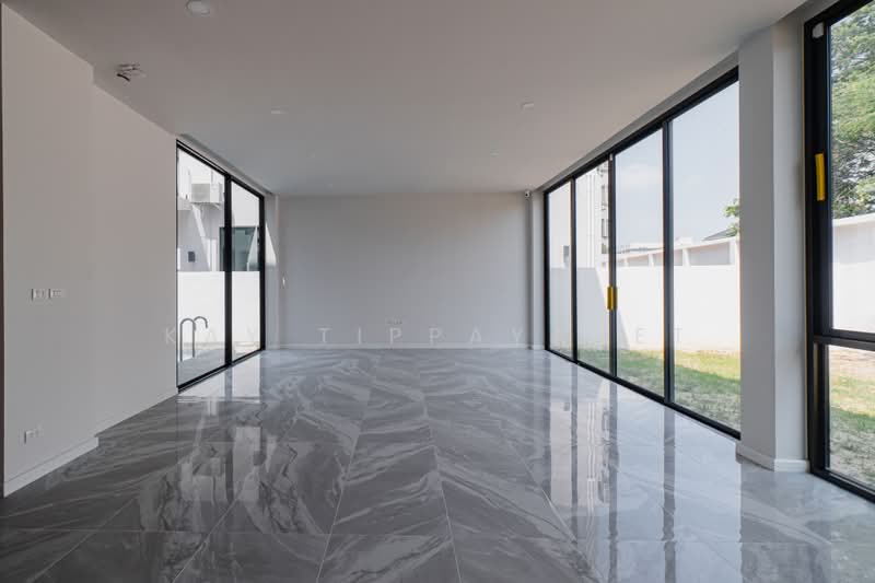 The Master Ekkamai-Ramintra, Bangkok, Soi Ramintra 39, Tha Rang, Bang Khen, Bangkok, 4 Bedrooms, 660 sqm, Single Detached House For Sale, by Kay Tippayanet, 500419602 - DDproperty.com