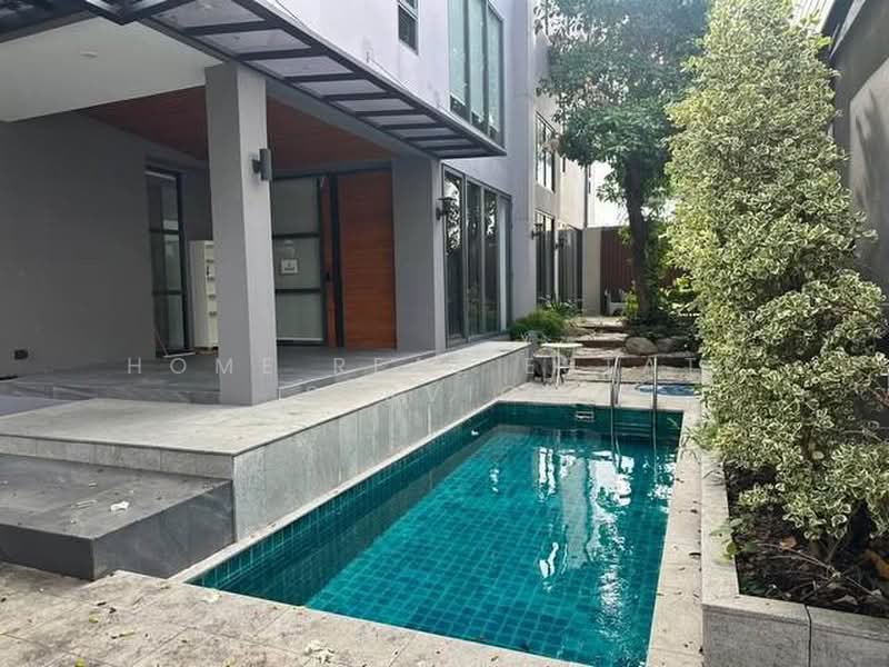 Detached House Sukhumvit 71, Bangkok, Khlong Tan Nua, Watthana, Bangkok, 5 Bedrooms, 700 sqm, Single Detached House For Sale, by HOME Real Estate Service, 500419629 - DDproperty.com