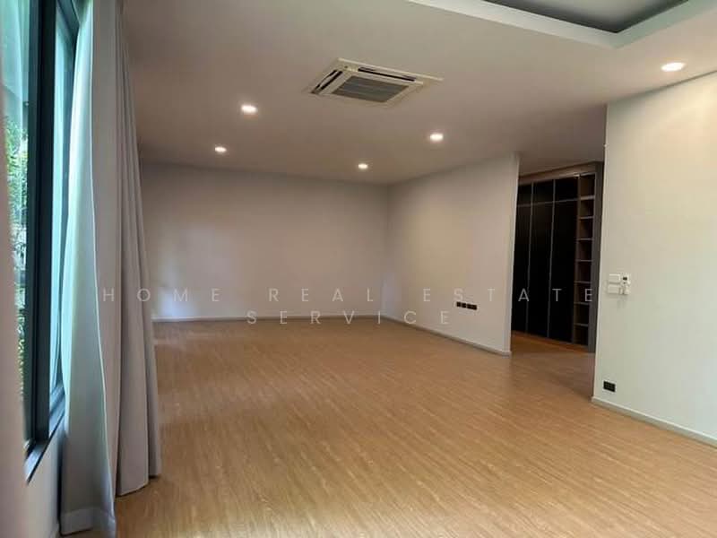 Detached House Sukhumvit 71, Bangkok, Khlong Tan Nua, Watthana, Bangkok, 5 Bedrooms, 700 sqm, Single Detached House For Sale, by HOME Real Estate Service, 500419629 - DDproperty.com