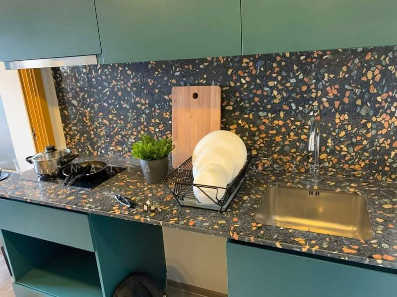 The Base Sukhumvit 50, Bangkok, Soi Roem Charoen 1, Sukhumvit 50 Road, Phra Kanong, Khlong Toei, Bangkok, 1 Bedroom, 32 sqm, Condo For Rent, by Natta Buromsee, 500419736 - DDproperty.com