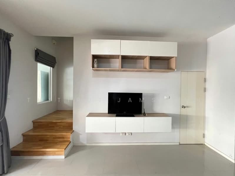 Baan Klang Muang Suanluang, Bangkok, On Nut Road, Dok Mai, Prawet, Bangkok, 3 Bedrooms, 220 sqm, Townhouse For Rent, by Thitirut Jamsuvun, 500419780 - DDproperty.com
