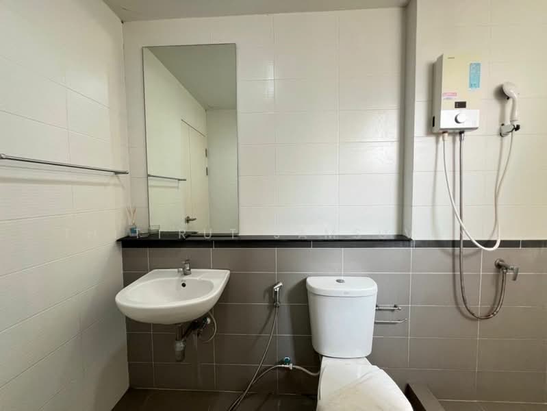 Baan Klang Muang Suanluang, Bangkok, On Nut Road, Dok Mai, Prawet, Bangkok, 3 Bedrooms, 220 sqm, Townhouse For Rent, by Thitirut Jamsuvun, 500419780 - DDproperty.com