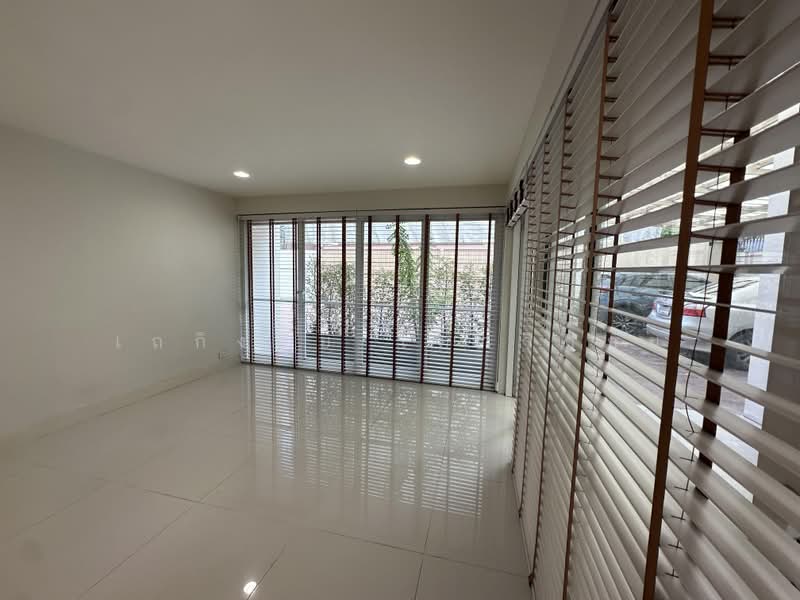 House to rent sukhumvit12, Bangkok, สุขุมวิท12, Khlong Toei, Bangkok, 5 Bedrooms, 250 sqm, Single Detached House For Rent, by เถกิงชัย โคววิกกัย, 500419816 - DDproperty.com