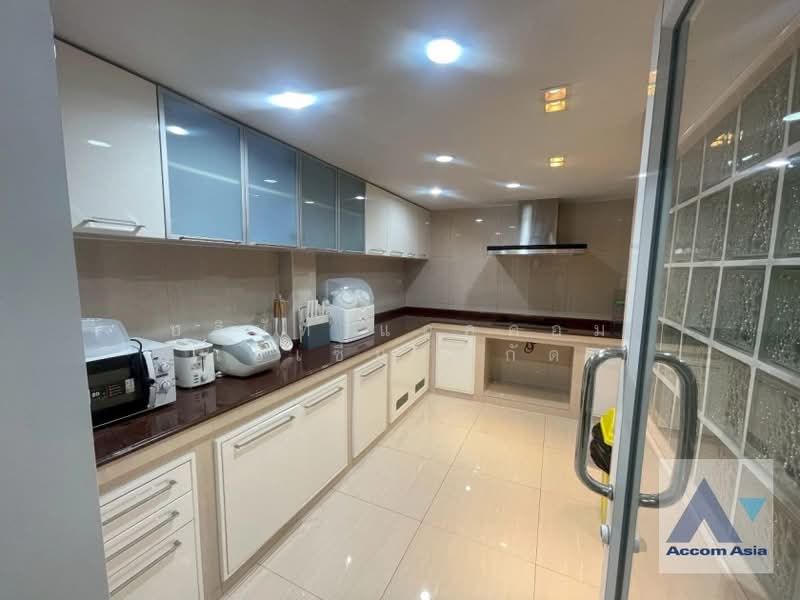 Home Office, Pet friendly Warm and Timeless Home with Rich Wood Interior in Sathorn, Bangkok, Thung Wat Don, Sathon, Bangkok, 4 Bedrooms, 350 sqm, Single Detached House For Rent, by บริษัท แอคคอม เอเซีย จำกัด, 500419854 - DDproperty.com