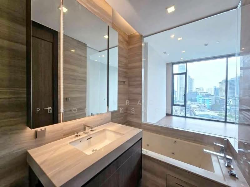 Q1 Sukhumvit, Bangkok, 1 Sukhumvit Road, Khlong Toei, Bangkok, 2 Bedrooms, 94 sqm, Condo For Sale, by Somrad Phoopruksachart, 500419880 - DDproperty.com