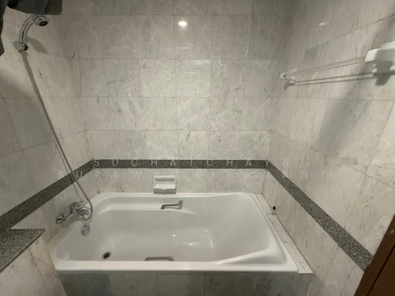 President Place, Bangkok, 975 Phloen Chit Rd, Lumphini, Pathum Wan, Bangkok, 1 Bedroom, 40 sqm, Condo For Rent, by Suchatchaya Supawachiranant, 500420045 - DDproperty.com
