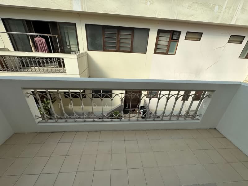 Yada Residential, Bangkok, 16 Phrom Sak Alley, Khlong Tan Nua, Watthana, Bangkok, 3 Bedrooms, 150 sqm, Condo For Rent, by Withada Jaiarree, 500420132 - DDproperty.com