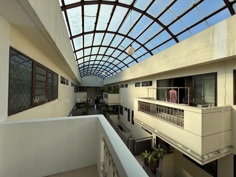 Yada Residential, Bangkok, 16 Phrom Sak Alley, Khlong Tan Nua, Watthana, Bangkok, 3 Bedrooms, 150 sqm, Condo For Rent, by Withada Jaiarree, 500420132 - DDproperty.com