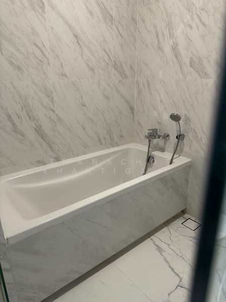 Fynn Asoke, Bangkok, 28 Sukhumvit 10 Alley, Khlong Toei, Bangkok, 1 Bedroom, 38 sqm, Condo For Rent, by Thanachot Khantigamongun, 500420218 - DDproperty.com