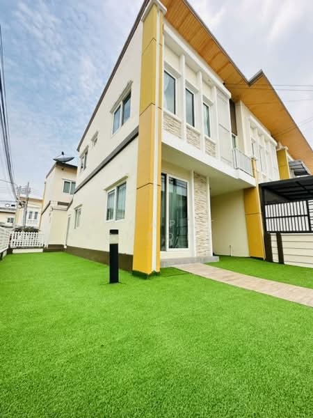 undefined, Bangkok, Lat Krabang, Bangkok, 4 Bedrooms, 220 sqm, Townhouse For Sale, by Tanapat Sakonsontised, 500420249 - DDproperty.com