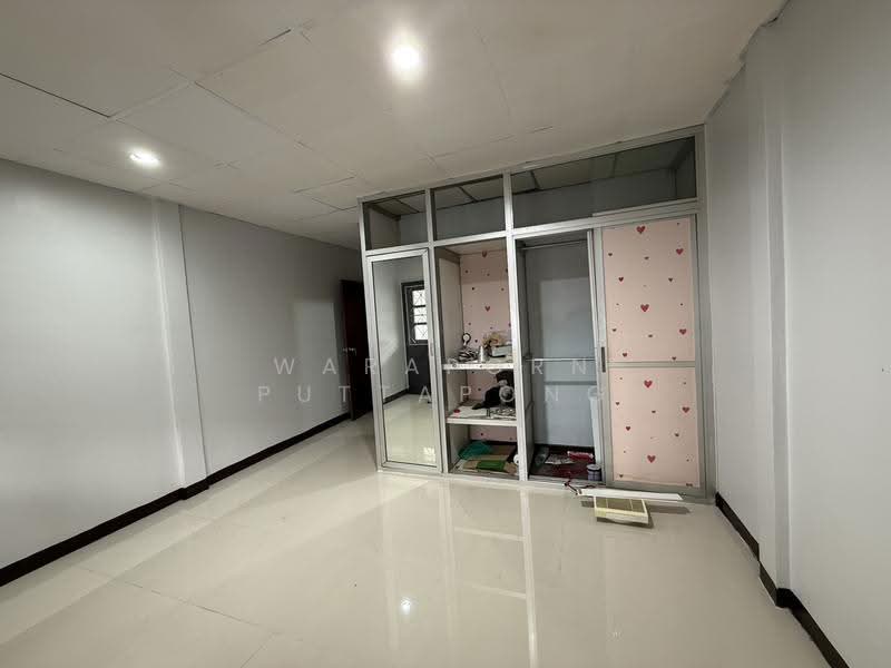 ประชาราษฎร์บำเพ็ญ26, กรุงเทพ, สามเสนนอก, ห้วยขวาง, กรุงเทพ, 100 ตร.ม., ทาวน์เฮ้าส์ ให้เช่า, โดย Waraporn Puttapong, 500420259 - DDproperty.com