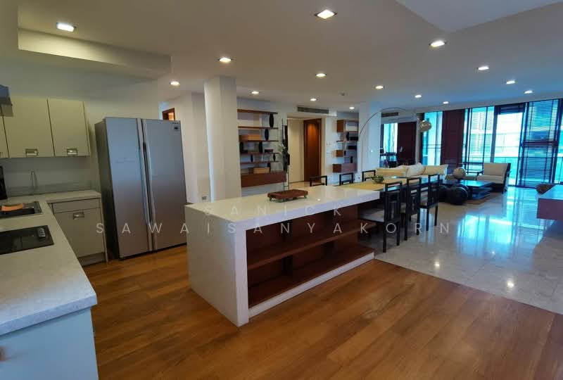 Ficus Lane, Bangkok, Soi Sukhumvit 44/1, Phra Kanong, Khlong Toei, Bangkok, 3 Bedrooms, 210 sqm, Condo For Sale, by Sanick Sawaisanyakorn, 500420269 - DDproperty.com