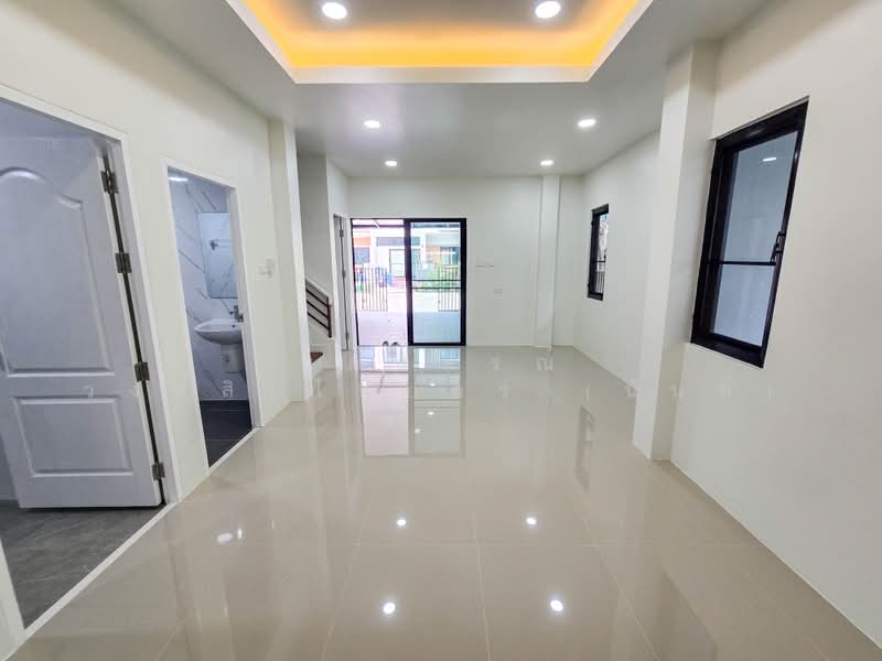 Baan Fah Piyarom Premier Park Phase 10, Pathum Thani, Bung Kham Proi, Lam Luk Ka, Pathum Thani, 3 Bedrooms, 100 sqm, Townhouse For Sale, by นภัสศรณ์ วงศ์สินไทยกร (นันท์), 500420273 - DDproperty.com