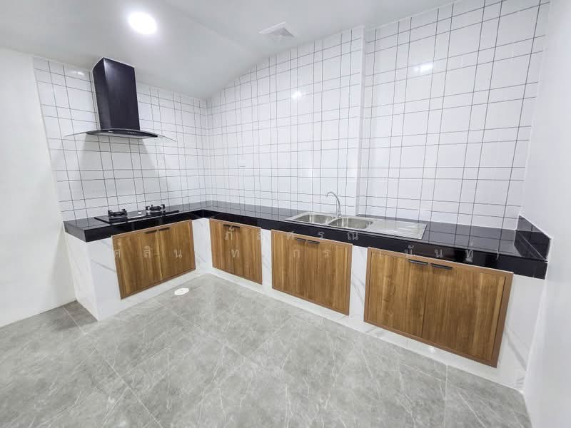 Baan Fah Piyarom Premier Park Phase 10, Pathum Thani, Bung Kham Proi, Lam Luk Ka, Pathum Thani, 3 Bedrooms, 100 sqm, Townhouse For Sale, by นภัสศรณ์ วงศ์สินไทยกร (นันท์), 500420273 - DDproperty.com