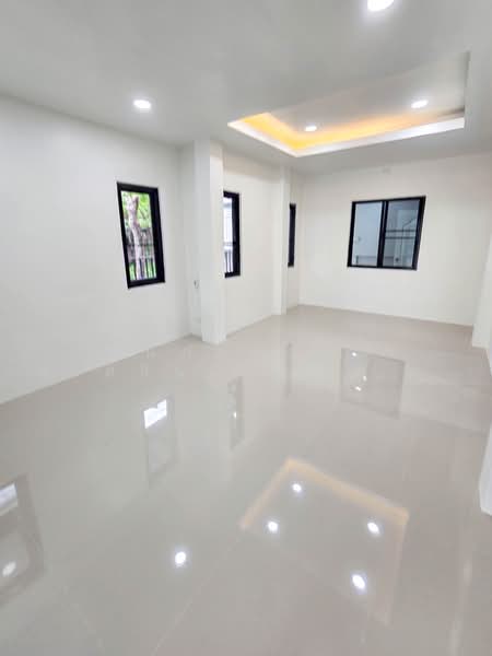 Baan Fah Piyarom Premier Park Phase 10, Pathum Thani, Bung Kham Proi, Lam Luk Ka, Pathum Thani, 3 Bedrooms, 100 sqm, Townhouse For Sale, by นภัสศรณ์ วงศ์สินไทยกร (นันท์), 500420273 - DDproperty.com
