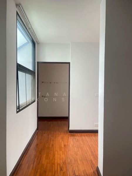 undefined, Bangkok, Khlong Tan Nua, Watthana, Bangkok, 4 Bedrooms, 382 sqm, Single Detached House For Rent, by Tanapat Sakonsontised, 500420321 - DDproperty.com