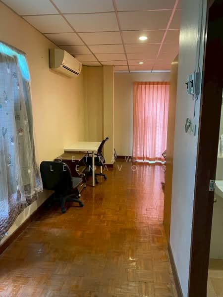 5-BR Townhouse, Bangkok, Bang Khae, Bangkok, 5 Bedrooms, 180 sqm, Townhouse For Rent, by Settawut Leenavong, 500420461 - DDproperty.com