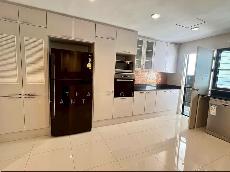 G.P. Grande Tower, Bangkok, 55 Sukhumvit 23, Khlongtoei Nua, Watthana, Bangkok, 4 Bedrooms, 600 sqm, Apartment For Rent, by Thanachot Khantigamongun, 500420469 - DDproperty.com