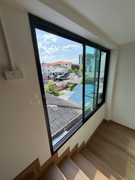 3-BR Townhouse, Bangkok, Pom Prap, Pom Prap Sattru Phai, Bangkok, 3 Bedrooms, 590 sqm, Townhouse For Sale, by Settawut Leenavong, 500420555 - DDproperty.com
