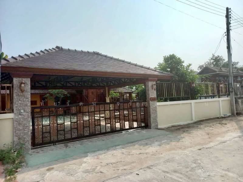 Beautiful House in Rong Ruea Kham, Chiang Mai. Prime Location near Chiang Mai Airport, Chiang Mai, เชียงใหม่-หางดง, Pa Daet, Muang Chiang Mai, Chiang Mai, 3 Bedrooms, 280 sqm, Single Detached House For Sale, by หทัยรัตน์ จรัสอุไรสิน, 500420569 - DDproperty.com