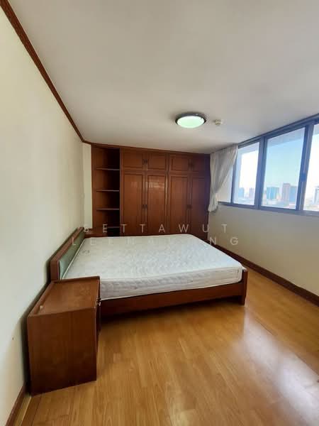 Tai Ping Towers, Bangkok, 582 Soi Sukhumvit 63, Khlong Tan Nua, Watthana, Bangkok, 4 Bedrooms, 252 sqm, Condo For Rent, by Settawut Leenavong, 500420597 - DDproperty.com