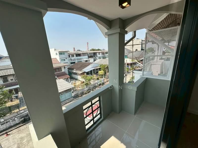 3-BR Townhouse, Bangkok, Lat Phrao, Bangkok, 3 Bedrooms, 204 sqm, Townhouse For Rent, by Kingmanee Thaowong, 500420614 - DDproperty.com