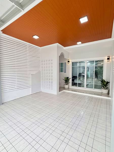 บ้านสวย 3 ห้องนอน หมู่บ้านนันทนา การ์เด้นท์ 2 ท่าอิฐ รัตนาธิเบศร์ รีโนเวทใหม่ ใกล้ MRT บางรักน้อย, นนทบุรี, รัตนาธิเบศร์, บางรักน้อย, เมืองนนทบุรี, นนทบุรี, 120 ตร.ม., ทาวน์เฮ้าส์ ขาย, โดย บุษบากร (เจี๊ยบ), 500420862 - DDproperty.com