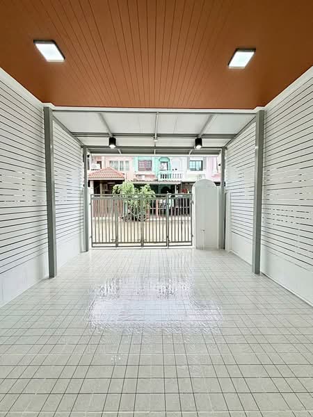 บ้านสวย 3 ห้องนอน หมู่บ้านนันทนา การ์เด้นท์ 2 ท่าอิฐ รัตนาธิเบศร์ รีโนเวทใหม่ ใกล้ MRT บางรักน้อย, Nonthaburi, รัตนาธิเบศร์, Bang Rak Noi, Muang Nonthaburi, Nonthaburi, 3 Bedrooms, 120 sqm, Townhouse For Sale, by บุษบากร (เจี๊ยบ), 500420862 - DDproperty.com