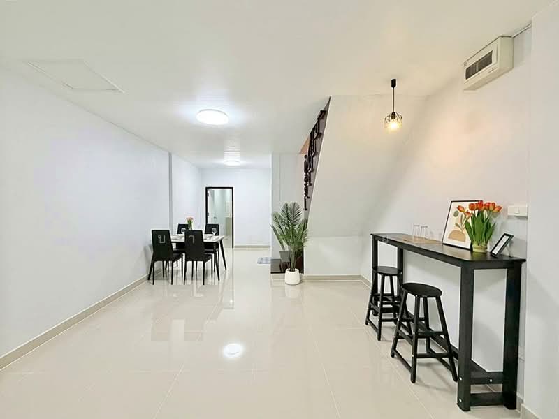 บ้านสวย 3 ห้องนอน หมู่บ้านนันทนา การ์เด้นท์ 2 ท่าอิฐ รัตนาธิเบศร์ รีโนเวทใหม่ ใกล้ MRT บางรักน้อย, นนทบุรี, รัตนาธิเบศร์, บางรักน้อย, เมืองนนทบุรี, นนทบุรี, 120 ตร.ม., ทาวน์เฮ้าส์ ขาย, โดย บุษบากร (เจี๊ยบ), 500420862 - DDproperty.com