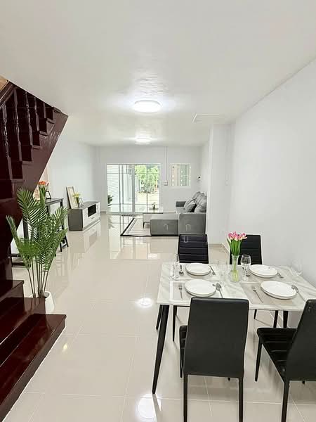 บ้านสวย 3 ห้องนอน หมู่บ้านนันทนา การ์เด้นท์ 2 ท่าอิฐ รัตนาธิเบศร์ รีโนเวทใหม่ ใกล้ MRT บางรักน้อย, นนทบุรี, รัตนาธิเบศร์, บางรักน้อย, เมืองนนทบุรี, นนทบุรี, 120 ตร.ม., ทาวน์เฮ้าส์ ขาย, โดย บุษบากร (เจี๊ยบ), 500420862 - DDproperty.com