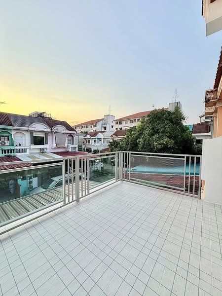 บ้านสวย 3 ห้องนอน หมู่บ้านนันทนา การ์เด้นท์ 2 ท่าอิฐ รัตนาธิเบศร์ รีโนเวทใหม่ ใกล้ MRT บางรักน้อย, นนทบุรี, รัตนาธิเบศร์, บางรักน้อย, เมืองนนทบุรี, นนทบุรี, 120 ตร.ม., ทาวน์เฮ้าส์ ขาย, โดย บุษบากร (เจี๊ยบ), 500420862 - DDproperty.com