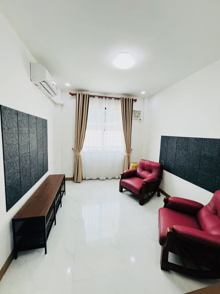 บ้านเดี่ยว ซอยทุ่งเศรษฐี ขนาด 60 ตร.วา รีโนเวทใหม่ ใกล้มหาวิทยาลัยรามคำแหง 2, Bangkok, Dok Mai, Prawet, Bangkok, 2 Bedrooms, 120 sqm, Single Detached House For Rent, by คุณ ณิชาภา, 500420969 - DDproperty.com