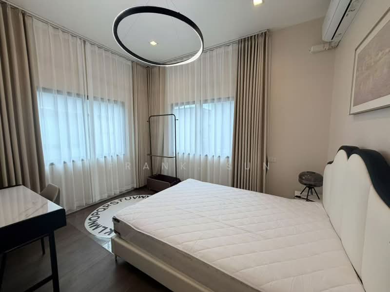 Bangkok Boulevard Srinakarin-Bangna, Samut Prakan, Nam Daeng-Bang Phli Road, Bang Kaeo, Bang Plee, Samut Prakan, 4 Bedrooms, 232 sqm, Villa For Rent, by Frank. Sun, 500420971 - DDproperty.com