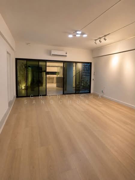 Home office in the Ari neighborhood, Bangkok, Samsen Nai, Phaya Thai, Bangkok, 4 Bedrooms, 400 sqm, Single Detached House For Rent, by Chonticha Sangchuangchod, 500420982 - DDproperty.com