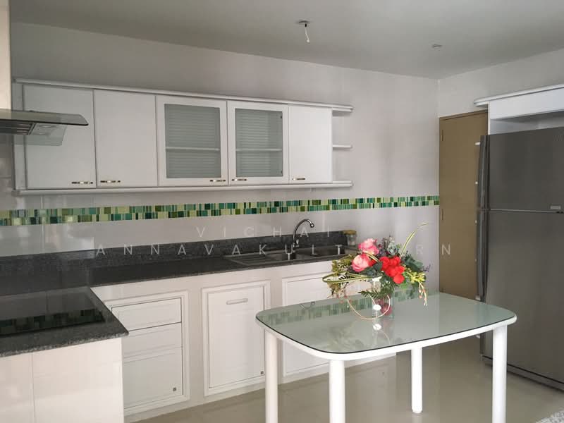 D.S. Tower 1 Sukhumvit 33, Bangkok, Soi Phrom Chit, Khlong Tan Nua, Watthana, Bangkok, 3 Bedrooms, 240 sqm, Condo For Rent, by Vichai Annavakulthorn, 500421096 - DDproperty.com